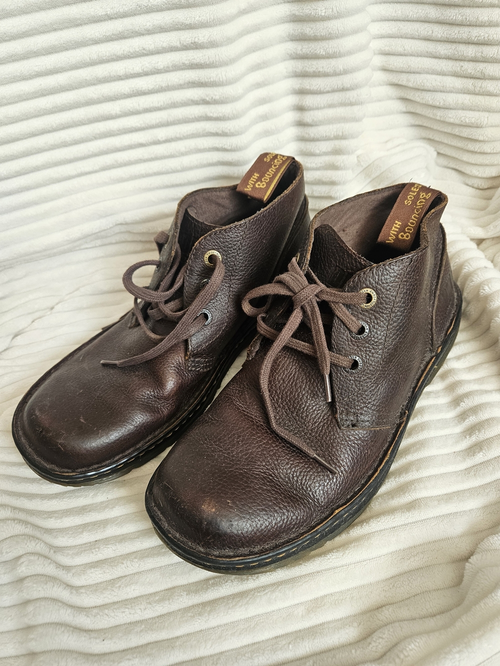 Dr. Martens Men's Dark Brown Leather Lace-Up Boots